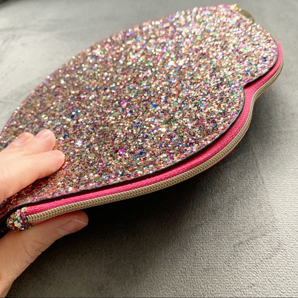 Sparkle LIPS 👄 makeup bag - Picture 9 of 10